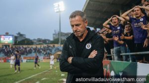 V-League 2026/27: Khủng hoảng niềm tin tại Hàng Đẫy và áp lực đè nặng lên HLV Harry Kewell